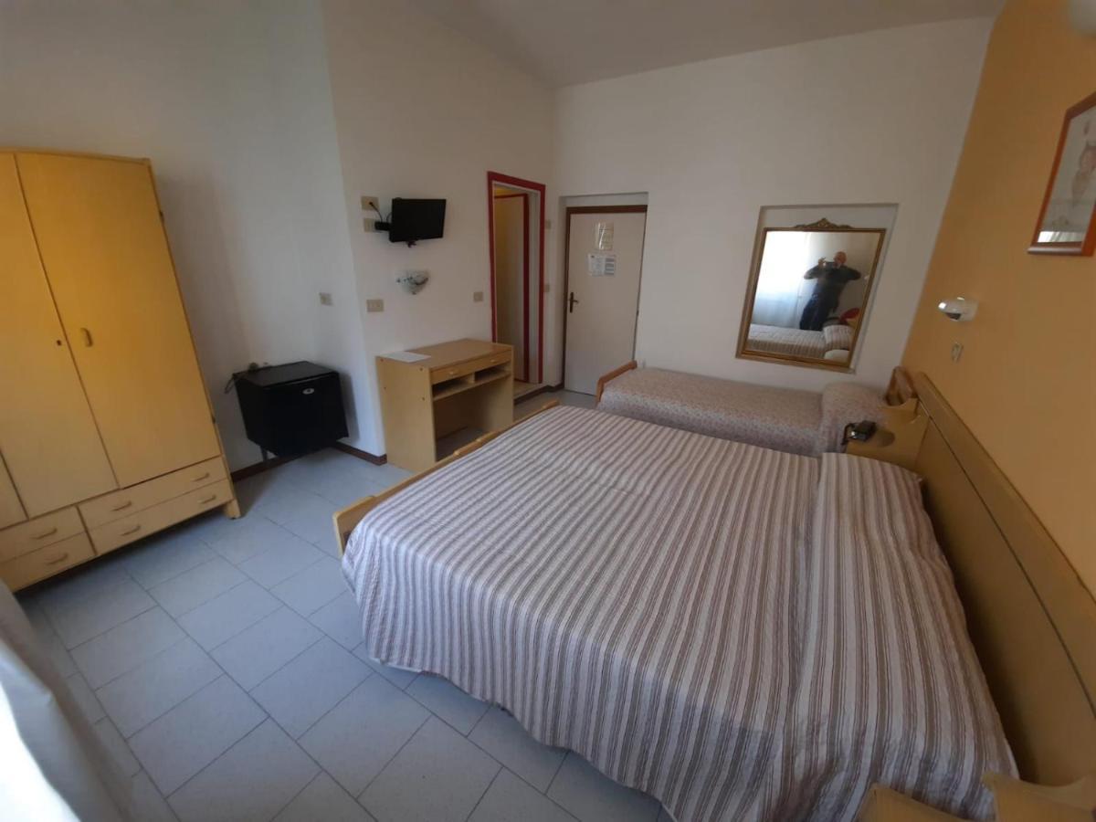 Hotel Vittoria Chianciano Terme Kültér fotó